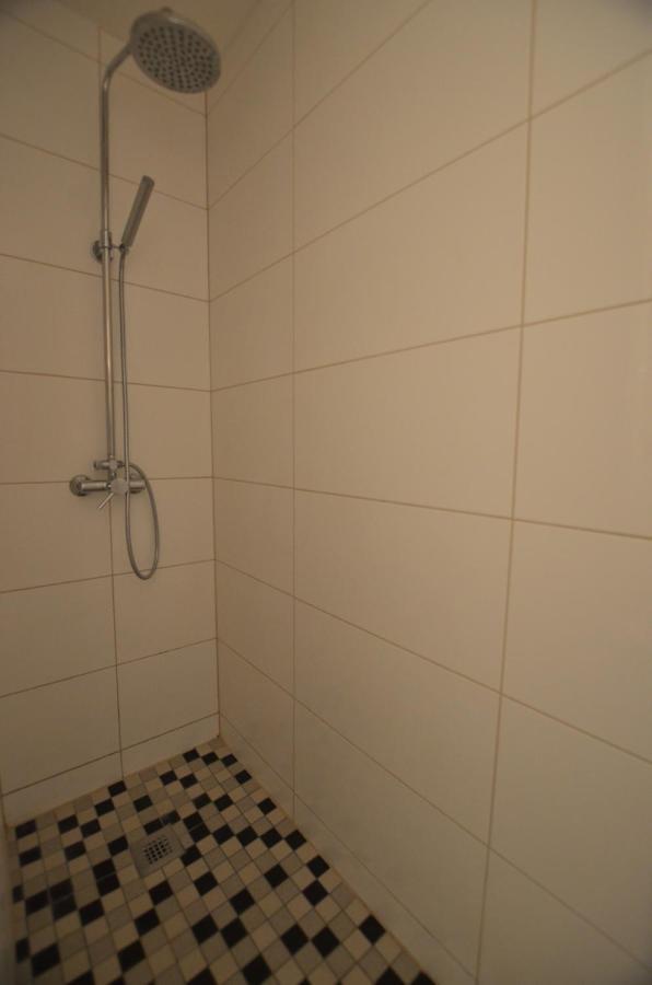 Studio 76 Saint-Louis  Luaran gambar