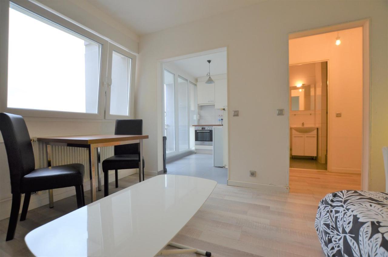Studio 76 Saint-Louis  Luaran gambar